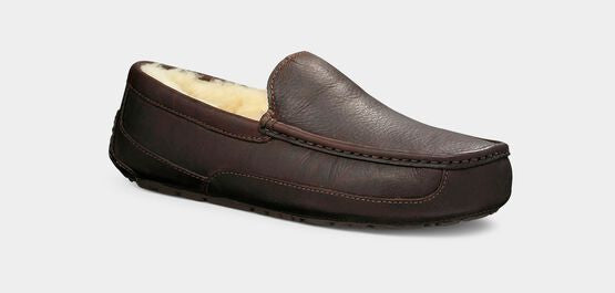 UGG Men’s Ascot Leather Slipper